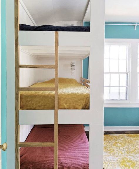 Three Bunk Beds In One Room, Triple Bunk Room, Diy Triple Bunk Beds Plans, Triple Bunk Beds Diy Small Spaces, Tripple Bunk Bed, Triple Bunk Beds Plans, Triple Bunks, Built In Bunkbeds, Bunk Bed Wall