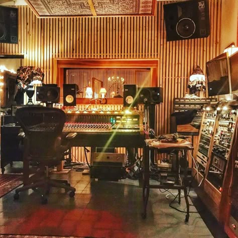 Vintage Music Studio Aesthetic, Recording Studio Aesthetic Vintage, Recording Studio Architecture, 70s Recording Studio Aesthetic, Retro Recording Studio, Vintage Recording Studio Aesthetic, Record Studio Aesthetic, 70s Recording Studio, Vintage Recording Studio