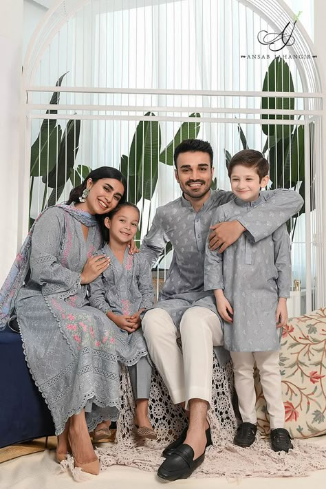 Matching Desi Outfits, Marrage Dress, Eid Family, Eid Photos, Family Photoshoot Poses, Eid Dress, Matching Fits, Embroidery Fashion Detail, Iphone Wallpaper For Guys