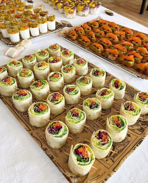 Make Ahead Christmas Appetizers, Catering Food Displays, Food Wrapping Paper, Party Food Buffet, Catering Ideas Food, Party Food Platters, Food Displays, בר מצווה, Catering Food