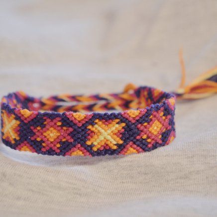 Friendship Bracelet Simple Pattern, Friendship Bracelets Twist, Ombre Bracelet Pattern, Four Color Bracelet Pattern, Friendship Bracelets Normal Pattern, Braceletbook Patterns, Embroidery Thread Bracelets, Brazilian Bracelet, Marble Bracelet