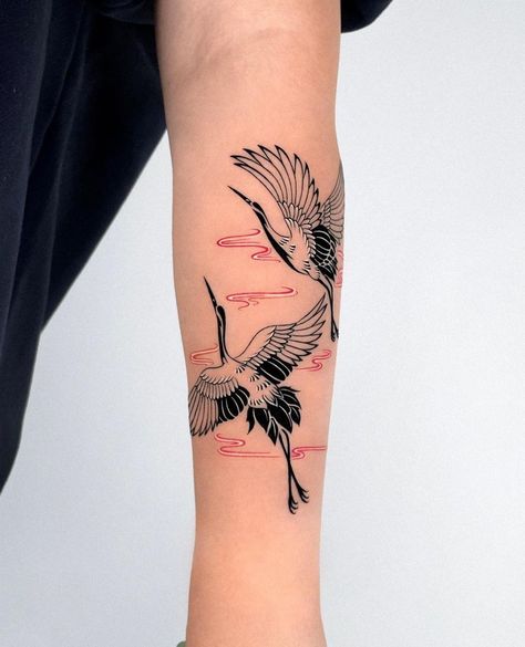 2 Cranes Tattoo, Japanese Tattoo Art Feminine, Korean Inspired Tattoos, Cranes Tattoo, Japan Style Tattoo, Tattoo Crane, Heron Tattoo, Crane Tattoo, Black Bird Tattoo