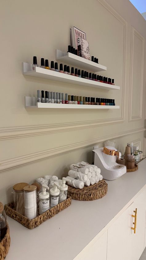 Nail Booth Setup, Cute Nail Room Ideas, Boutique Nail Salon, Esthetician Set Up, Mini Nail Salon Ideas, Nail Tech Shed, Garage Nail Salon Ideas, Nail Studio Decor Small Spaces, Nails Salon Ideas