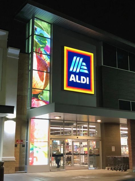 Aldi, Rockville, Maryland, Montgomery County, Maryland Aldi store in Rockville. Aldi Aesthetic, Best Things To Buy At Aldi, Aldi Vegan Shopping Lists, Aldi Store, Aldi Wine, Barista Outfits, Shopping At Aldi, Montgomery County Maryland, Aldi Shopping