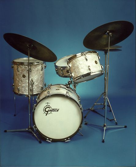 Holy Grail for Vintage Drum Enthusiasts: Gretsch Progressive Jazz outfit (round badge), circa 1955 Jazz Outfit, Jazz Drums, Jazz Outfits, Zildjian Cymbals, Drum Pedals, Drum Magazine, Drummers Drumming, Gretsch Drums, Best Drums