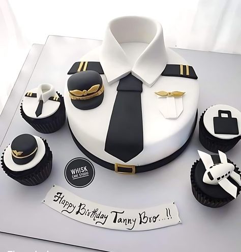 Pilot Retirement, Pilot Party, Police Cakes, Graduation Cake Designs, Pilots Birthday, Airplane Cake, Dad Birthday Cakes, Special Birthday Cakes, Cake Borders