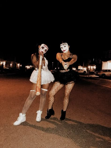 Costume Halloween Duo, Best Friend Costumes, Badass Halloween Costumes, Friend Halloween Costumes, Girl Duo, Best Friend Halloween, Halloween Makeup Look, Halloweenský Makeup, Friend Costumes