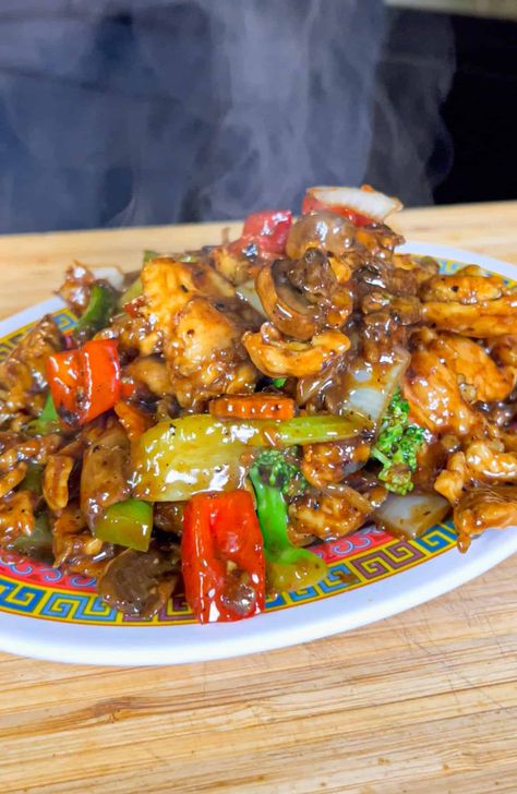 The SECRET to tender chicken: Velveting Chicken - dimsimlim.com Velveting Chicken, Black Bean Chilli, Hoisin Chicken, Black Bean Chicken, Bean Chilli, Dark Soy Sauce, Wok Cooking, Chilli Oil, Chinese Cooking Recipes