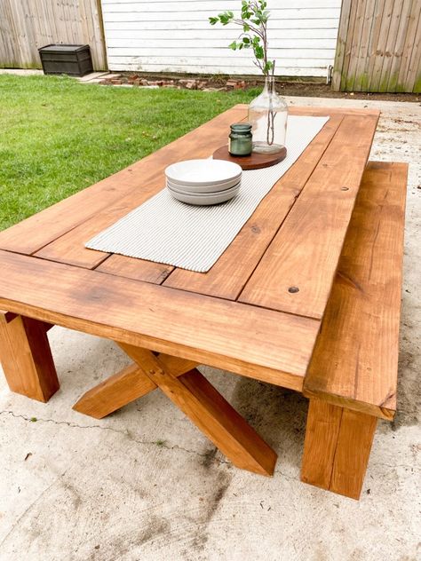 Farmhouse Outdoor Table, Outdoor Dining Table Diy, Outdoor Farmhouse Table, Dining Table Diy, Outdoor Farm Table, Diy Picnic Table, Picnic Table Plans, Diy Outdoor Table, Farmhouse Outdoor