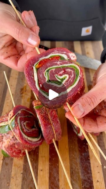 Flank Steak Pinwheels, Flank Steak Rolls, Steak Pinwheels, Black Stone Griddle, Steak Rolls, Cheese Spinach, Beef Meals, Pinwheel Recipes, Best Steak