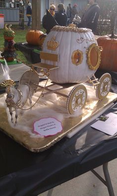 Pumpkin Contest Ideas, White Pumpkin Decor, Cinderella Pumpkin Carriage, Creative Pumpkin Decorating, Character Pumpkins, Pumpkin Carving Contest, Pumpkin Decorating Contest, Pumpkin Decorating Ideas, Contest Ideas