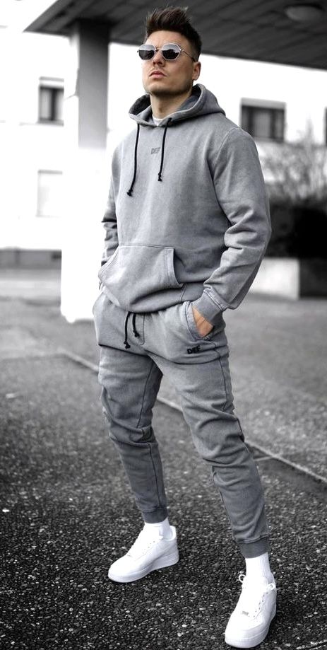 Men Sport Outfit Gym, Christmas Post Ideas, Athletic Casual Outfits, Celebrity Athleisure, Men Winter Clothes, Mens Activewear Fashion, Mens Streetwear Outfits, Gym Outfit Ideas, Sport Outfits Gym