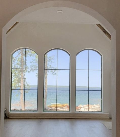 Arched Bathroom Window, Rounded Windows Exterior, Arch Glass Window, Arched Window Design, Modern Arched Windows, Black Arch Window, Big Arched Windows, Black Arched Windows, Arch Windows Exterior