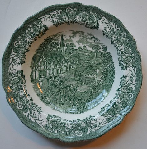 Green And White Transferware, English Country Decorating, Stage Green, Brown Transferware Plates, Green Transferware, Beautiful Glassware, Green China, Plates Vintage, Green Plates