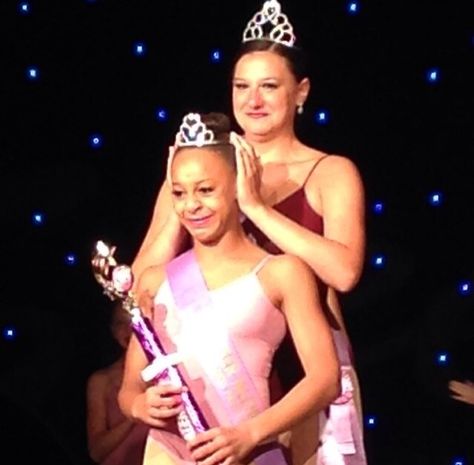 Nia got her first crown!!! Congrats Nia! Dreams do cone true! So proud of her! Nia From Dance Moms, Dm Facts, Holly Frazier, Dance Moms Rare, Dance Moms Abby, Dance Moms Photos, Nia Sioux Frazier, Dance Moms Rares, Nia Frazier