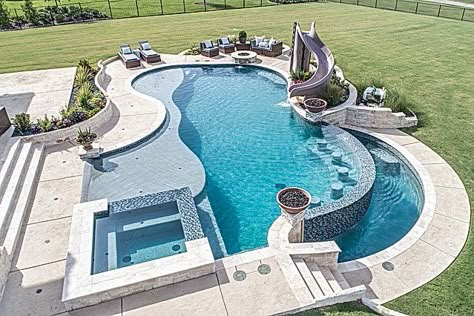 Ideas De Piscina, Luxury Pools Backyard, Dream Backyard Pool, Pools Backyard Inground, Swimming Pool Landscaping, Swimming Pool Ideas, Luxury Pools, Pool Construction, Backyard Pool Landscaping