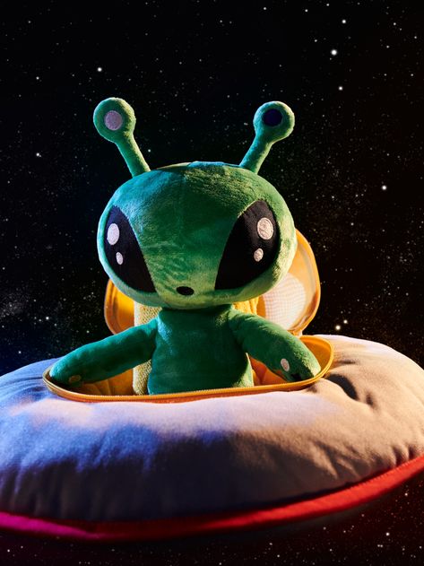 The New AFTONSPARV Kids’ Collection Brings Space Home - IKEA CA Aliens Guy, Alien Plush, Alien Aesthetic, Arte Alien, Cute Alien, Good Buddy, Soft And Gentle, Soft Toy, Aliens