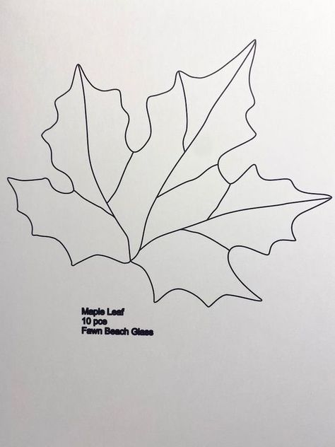 Maple Leaf Line Drawing, Fall Leaf Stencil, Maple Leaf Stained Glass Pattern, Stained Glass Maple Leaf, Stained Glass Fall Patterns, Beading Templates, Stained Glass Leaves, Glass Wreath, Maple Leaf Pattern