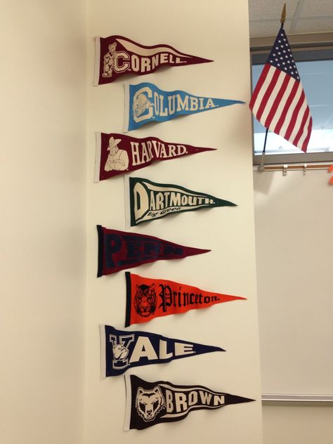 Flowing flags College Pennant Display, Pennant Display, Pennant Wall, College Flags, Ads Social Media, Ads Campaign, Social Media Ads, Fb Ads, College Room