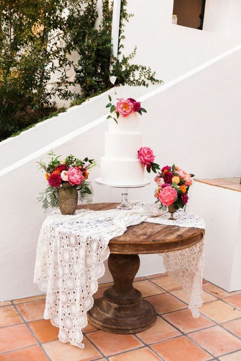 Three Teir Wedding Cake, Mexican Inspired Wedding, Mexican Themed Weddings, Hacienda Wedding, Spring Wedding Cake, Fiesta Wedding, Spanish Wedding, Mexican Theme, Boda Mexicana