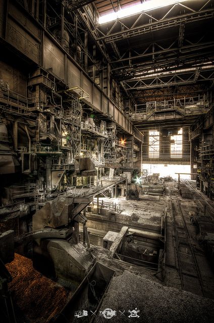 Heavy Metal-4 | Flickr - Photo Sharing! Heavy Industry, Dystopian Factory, Robot Factory, Abandoned Factory Exterior, Industrial Revolution Factory, Old Factories Abandoned, Abandoned Factory, Old Abandoned Buildings, 40k Terrain