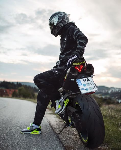 Biker Pose, Bike Pose, Motorcycle Photoshoot, Motorcycle Photo Shoot, Motorbike Photos, Biker Photos, Downtown Photography, Motorcycle Guy, Image Dbz