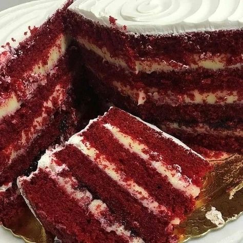 Red Aesthetic Moodboard, Chocolate Brigadeiro, Aesthetic Moodboard, Yummy Comfort Food, Think Food, Velvet Cake, Red Velvet Cake, Sweet Desserts, Red Aesthetic