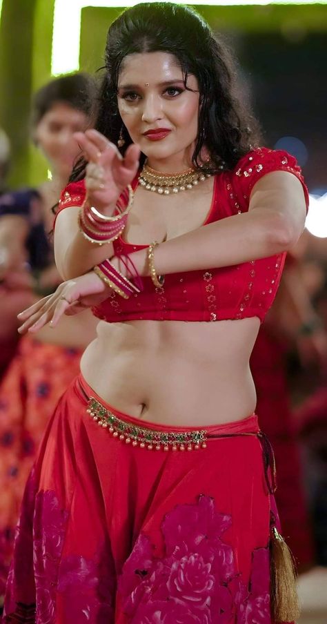 Deeksha Seth, Ritika Singh, Yami Gautam, Saree Navel, Follow Tiktok, Taking Selfies, Red Saree, Aesthetic Love, South Actress