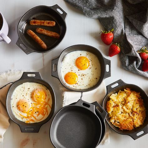 From shirred eggs to cast iron pizza, see how to make adorable and tasty recipes in small cast iron skillets. Individual Cast Iron Skillet Recipes, Mini Cast Iron Recipes, Small Cast Iron Skillet Recipes, Mini Cast Iron Skillet Recipes, Iron Skillet Breakfast Recipes, Mini Skillet Recipes, Skillet Breakfast Recipes, Cast Iron Skillet Breakfast, Iron Skillet Breakfast