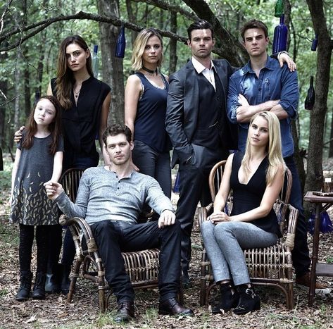 The Originals Family Portrait via Daniel Gillies – First Look at “New Hope” | The Originals Online Summer Fontana, Rikki H2o, Family Wallpaper, The Mikaelsons, The Originals Tv, Candice King, Originals Cast, Bonnie Bennett, Daniel Gillies