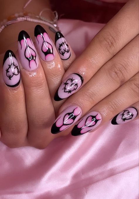 Karol G Nails, Nails Hot Pink, Famous Nails, Concert Nails, Nails Basic, Flame Nails, Nails Orange, Nails Heart, G Nails