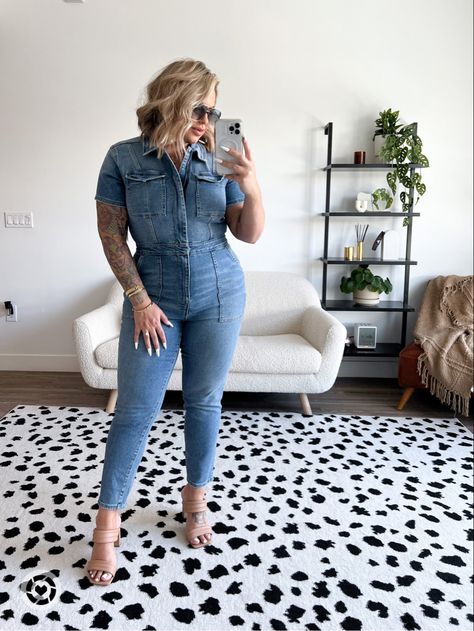 Midsize style Inspo, jumpsuit outfit, midsize , good american , shaynaslife , shayna moretti Jean Jumpsuit Outfit, Ltk Outfits, Curvy Casual Outfits, Autumn Outfit Ideas, Midsize Style, Comfy Clothing, Stylish Summer Outfits, Bodycon Jumpsuit, Autumn Night