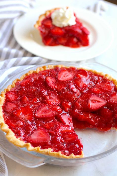 Old-Fashioned Strawberry Pie | 12 Tomatoes Old Fashion Strawberry Pie Recipe, Colonial Innkeepers Pie 12 Tomatoes, Strawberry Pie Filling Recipe, Baked Strawberry Pie, Strawberry Pies, Strawberry Pie Recipe, Crumble Tart, Fresh Strawberry Pie, Strawberry Pie Filling