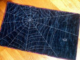 Quilt Halloween, Fall Placemats, Halloween Quilt, Halloween Sewing, Fabric Postcards, Halloween Quilts, Holiday Quilts, Fall Quilts, Quilt Stitching