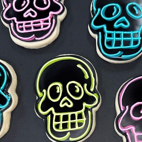 Hayleycakes And Cookies on Instagram: "Neon skull cookies!! Available to order as a Halloween set on our website now! https://hayleycakesandcookies.com/product/neon-sugar-skulls-cookies/ #halloweencookies #neon" Skull Cookie Decorating, Neon Cookies, Halloween Food Art, Halloween Pumpkin Cookies, 1984 Birthday, Skull Cookie, Rainbow Halloween, Neon Skull, Skull Cookies