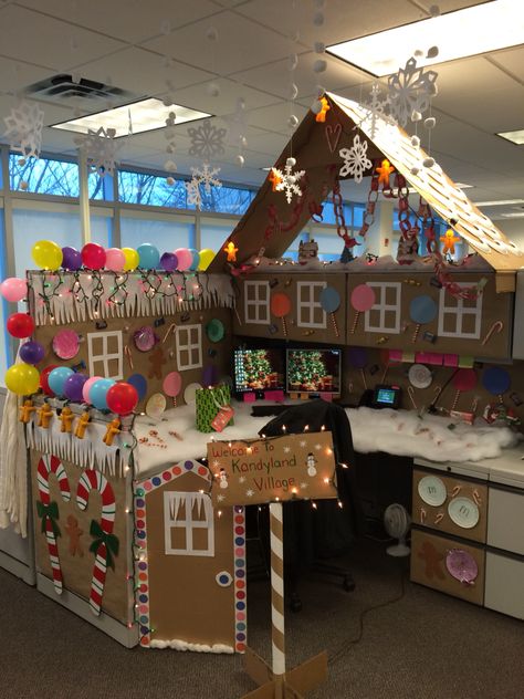 My office cubicle for a contest!! I won!!! All hand made. Was so much fun. Everyone says I'm a true Elf!! Christmas Desk Decorations, Christmas Cubicle Decorations, Christmas Contests, Christmas Door Decorating Contest, Door Decorating Contest, Office Christmas Party, Cubicle Decor, Office Cubicle, Decorating Themes