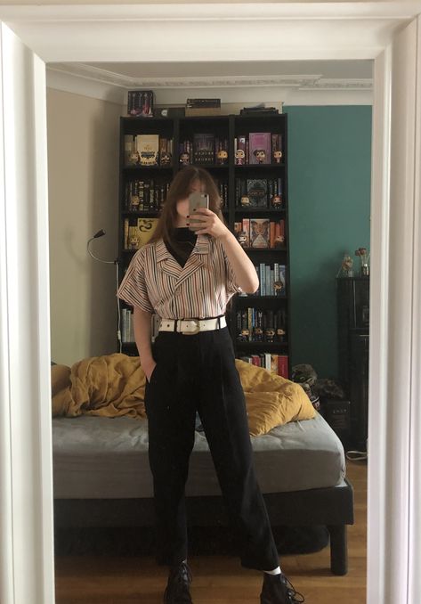 Femme Lesbian Style Aesthetic, Lesbian Outfits Aesthetic, Bi Outfits Aesthetic, Bisexual Outfits Aesthetic, Bi Aesthetic Outfits, Bisexual Aesthetic Outfit, Black Corduroy Pants Outfit, Bisexual Outfits Style, Bisexual Style