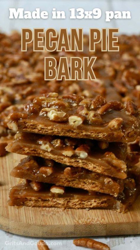 Pecan Bark Recipe, Pecan Pie Bark Recipe, Pecan Bark, Easy Food Gifts, Pecan Pie Bark, Graham Cracker Dessert, Graham Cracker Butter, Pecan Pie Bar, Graham Cracker Toffee