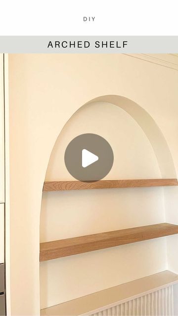 Arch Built In Shelves Bedroom, Kitchen Arches Design, Diy Arch Wall Shelf, Arch Shelf In Wall Built Ins, Arch In Wall Built Ins, Arched Wall Shelf, Arch Shelf In Wall, Arch In Wall, Arch Entryway Interior