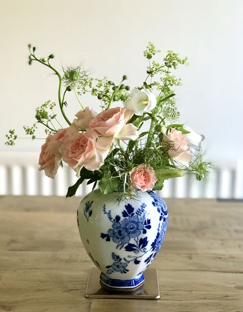 Dutch Flower Arrangement, Blue Vase White Flowers, Blue Floral Bud Vase, Blue And White Ceramic Vase With Flowers, Delft Vase With Flowers, Blue White Decor, Vase Arrangements, Small Vase, White Decor