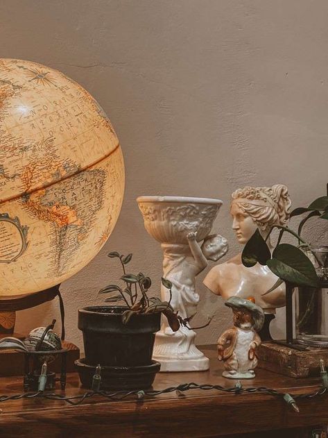 Historian Aesthetic Bedroom, Globe On Bookshelf, Academia Light Aesthetic, Light Academia House Aesthetic, Light Academia Inspiration, Victorian Light Academia Bedroom, Light Academia Decor Ideas, Light Academia Aesthetic Bedroom Decor, Whimsical Academia Aesthetic