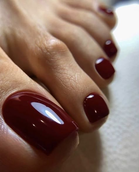 Kutek Disney, Gel Toe Nails, Nagellack Trends, Toe Nail Color, Pretty Toe Nails, Summer Toe Nails, Cute Toe Nails, Casual Nails, Red Nail