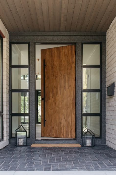 Front Door With Side Lights, Main Door Design Ideas, Modern Home Entrance, Exterior Door Designs, Elizabeth Scott, Door Design Ideas, Modern Entrance Door, House Main Door, House Main Door Design