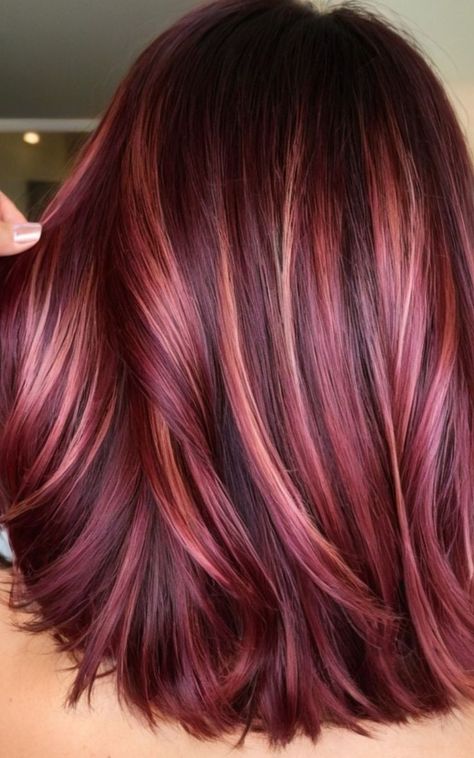 Fall Red Hair Ideas, Dark Red Ombre Hair, Burgundy Ombre Hair, Dark Cherry Hair Color, Dark Cherry Hair, Raspberry Hair, Cherry Hair Colors, Red Hair With Highlights, Red Ombre Hair