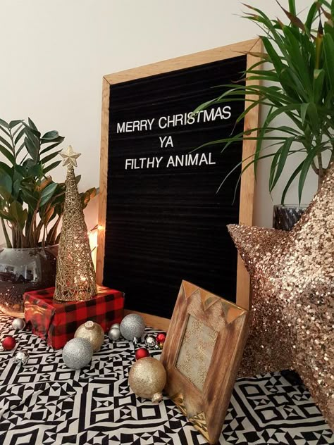 Remodelaholic | How to Make Your Own Vintage-Style DIY Felt Letter Board Christmas Letterboard, Felt Board Sayings, Felt Board Quotes, Letter Board Sayings, Letterboard Signs, Felt Board Ideas, Letterboard Ideas, Board Sayings, Future Christmas