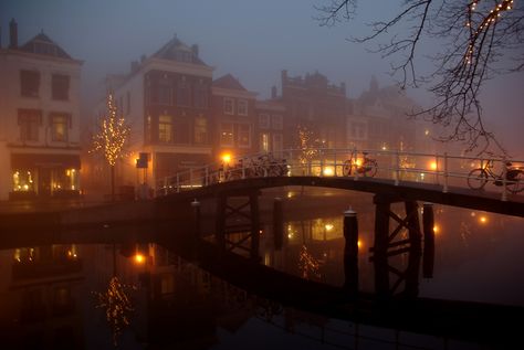 Leiden in the Mist by karstensfotos on Flickr Dark Fall Wallpaper Laptop, Fall Mac Wallpaper, Fall Background Laptop, Laptop Wallpaper Fall, Autumn Laptop Wallpaper, Autumn Aesthetic Wallpaper Laptop, Fall Wallpaper Aesthetic Laptop, Autumn Wallpaper Laptop, Fall Wallpaper Laptop