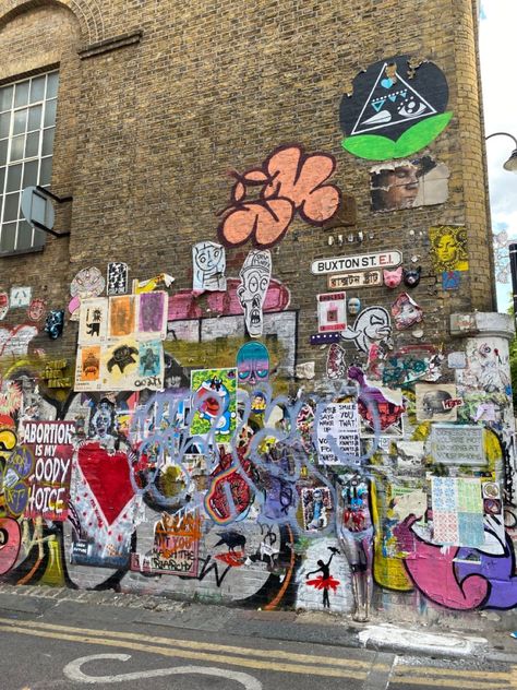 ✅CLICK THE LINK!⬆️ Discover the coolest neighborhood in London, Brick Lane! Home to street art, vintage shops, and amazing food. #london #bricklane , #Posters_On_Street_Walls #Old_Graffiti_Wall #Wall_Decor_Street_Style #London_Graffiti_Aesthetic Posters On Street Walls, London Graffiti Aesthetic, Urban London Aesthetic, Street Art Prints, Street Posters Aesthetic, Graffiti On Wall Street Artists, Street Poster Wall, City Graffiti Aesthetic, Street Art Collage