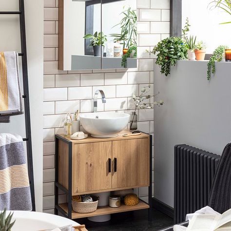 Rustic bathroom sink