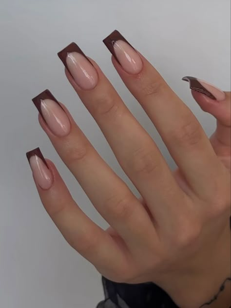 Small Nails Color, Nail Inspo Fall Square, Brown On Brown French Tip Nails, Dark Brown Tips Nails, Brown French Tip Acrylic Nails Square, Fall Square French Tip Nails, Fall Nails For Brown Skin, Brown Tip Nails Square, Brown French Nails Square