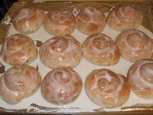 honeybuns Honey Bun Recipe, Homemade Honey Buns, Debbie Snacks, Honey Bun, Little Debbie, Honey Buns, Job Tweets, Bun Recipe, Bread Machine Recipes